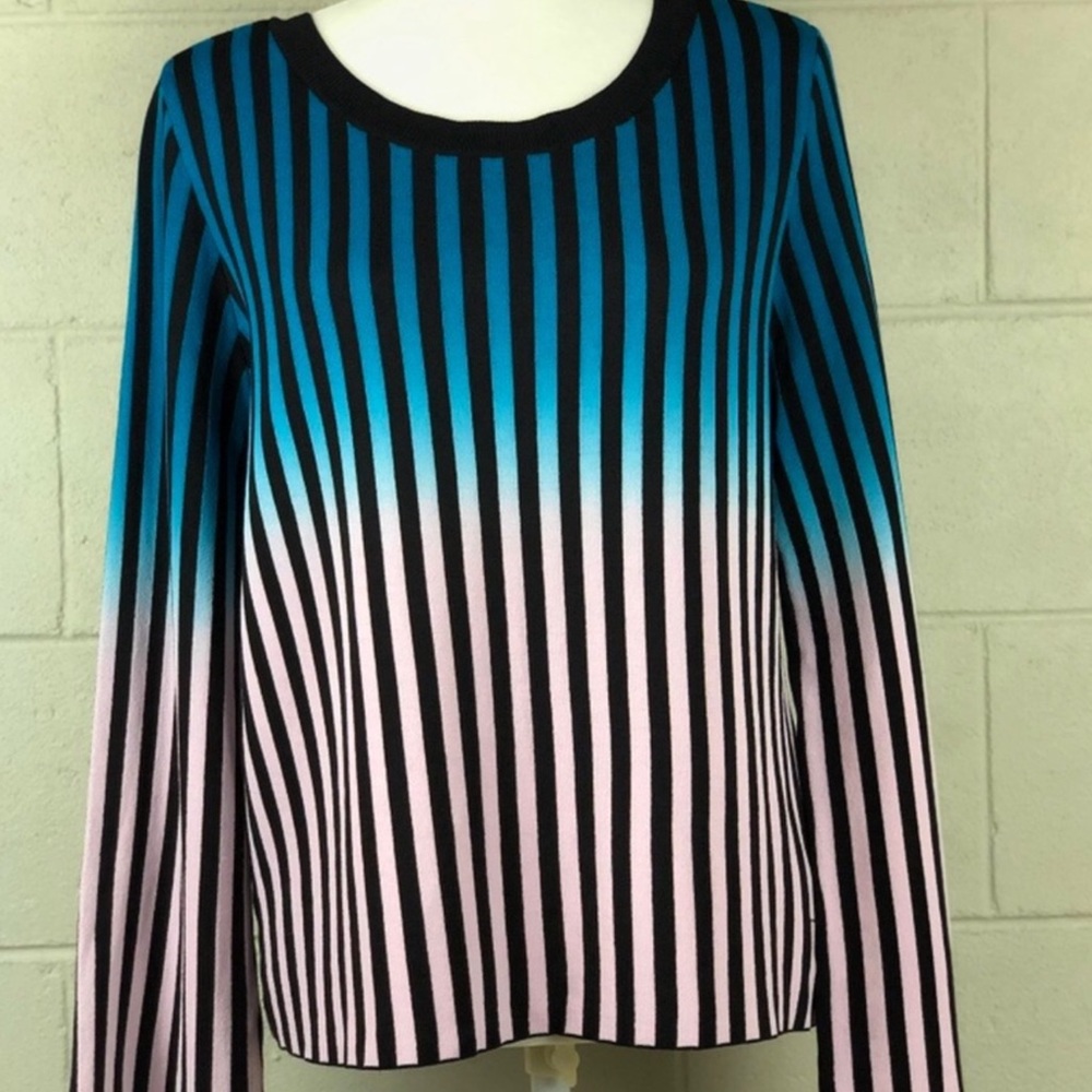 Women’s top INC International Concept size large